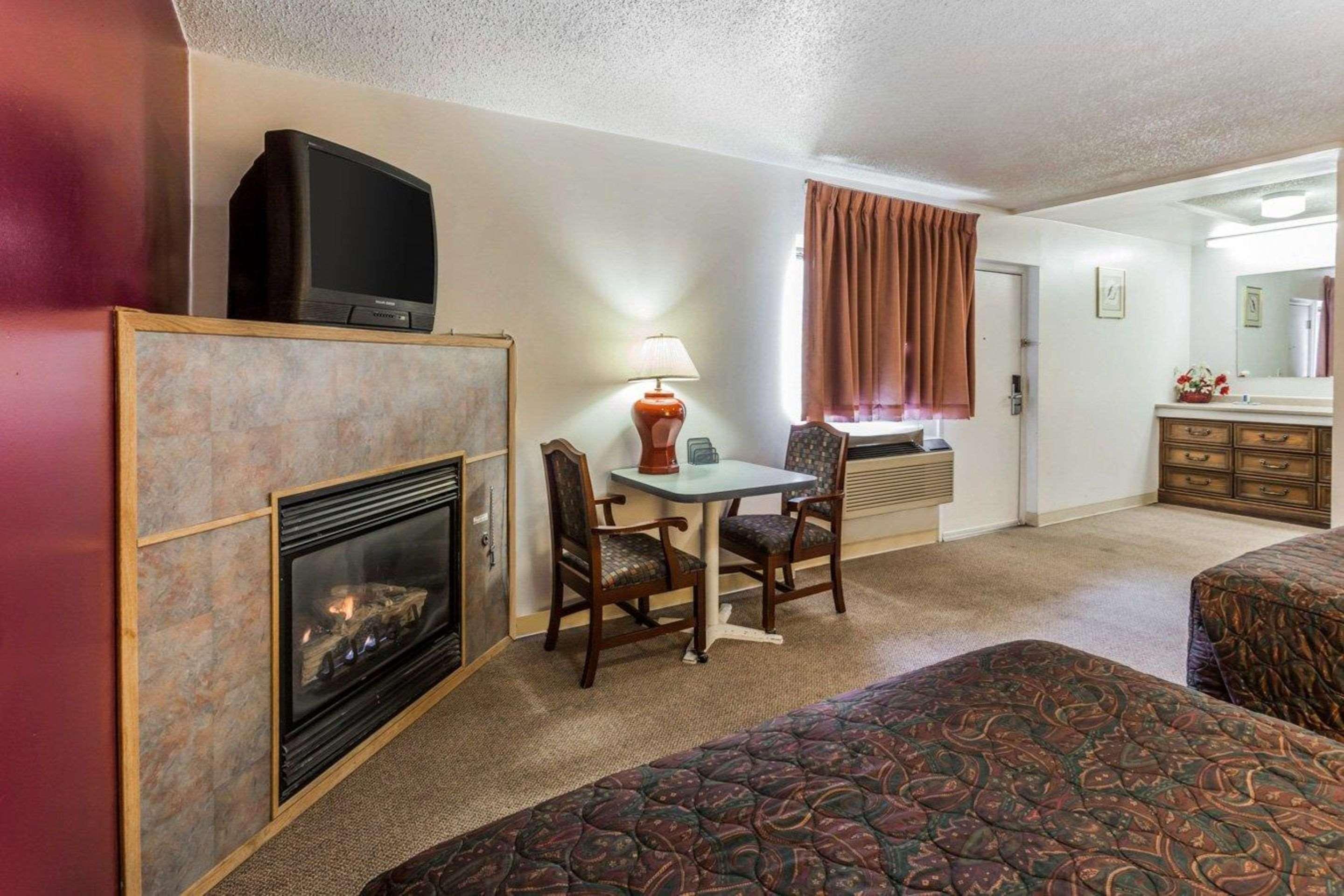 Rodeway Inn & Suites Omak - Okanogan Exterior foto